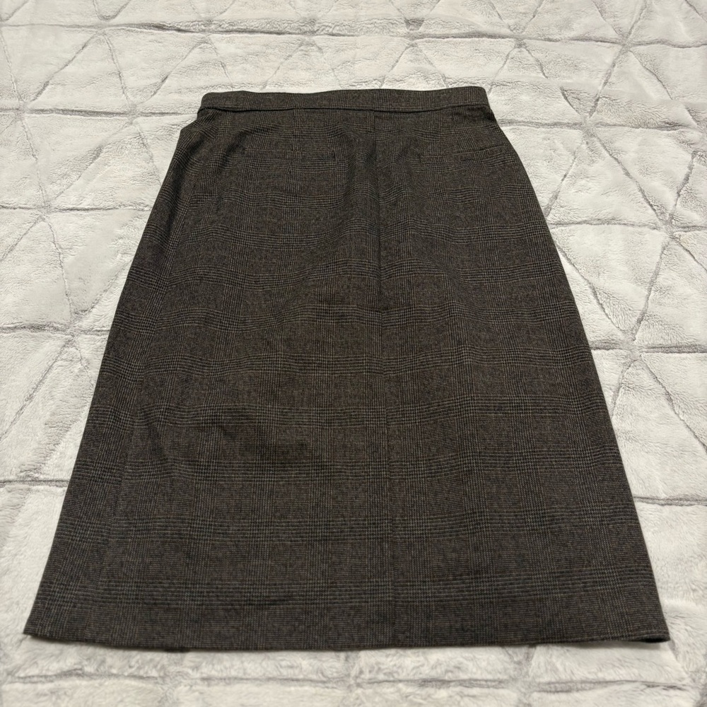 Banana Republic Brown plaid wrap skirt with asymmetric front Slit button detail - Picture 7 of 7
